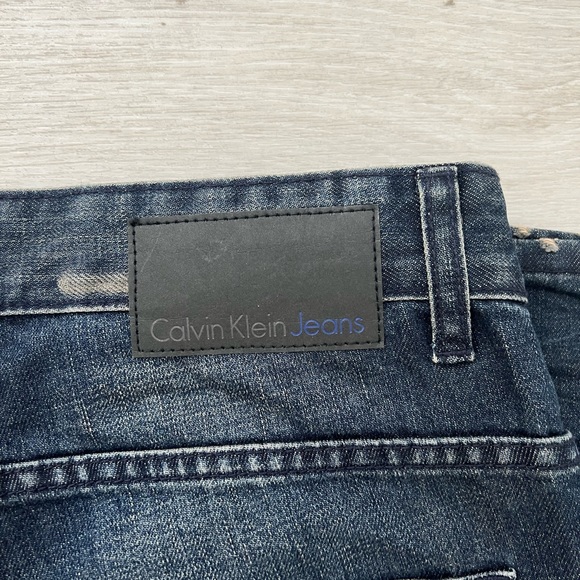 Calvin Klein Jeans - Picture 4 of 8